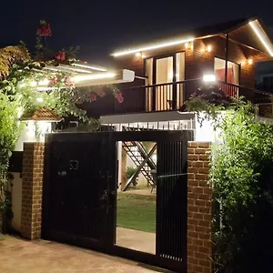 Courtyard By Palm -3bkh Mini Holiday home